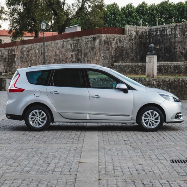 Renault Grand Scénic 1.5 dCi 110 Bose 5
