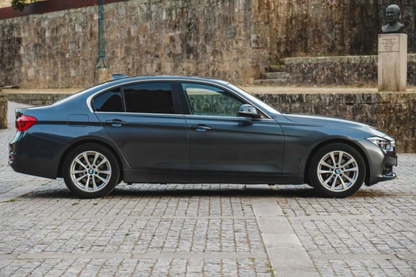 BMW 330 e Iperformance Luxury Line 5