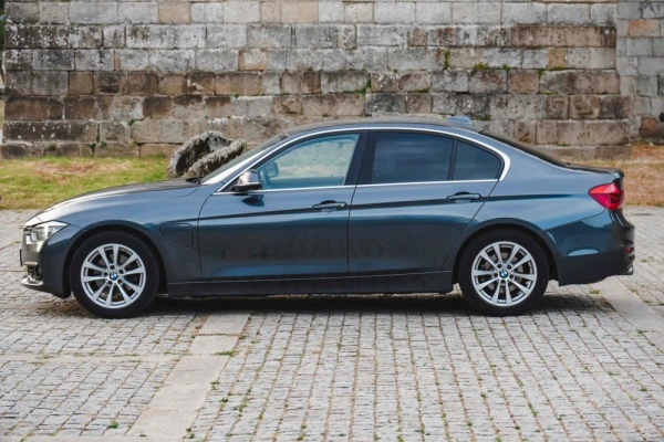 BMW 330 e Iperformance Luxury Line 6