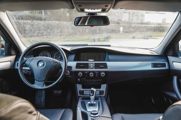 BMW 520 dA Touring Executive 7