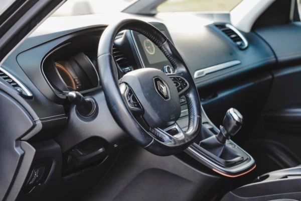 Renault Grand Scénic 1.5 dCi Dynamique S SS 14