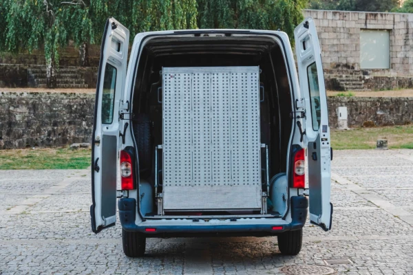 Opel Movano L2 H1 3.5T 2.5 CDTi CD 7