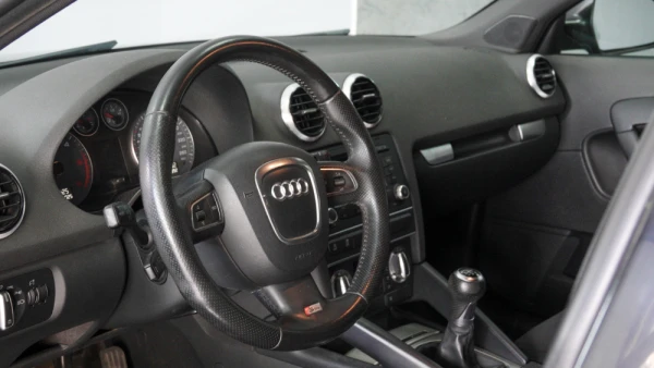Audi A3 Sportback 1.6 TDI S-line 12