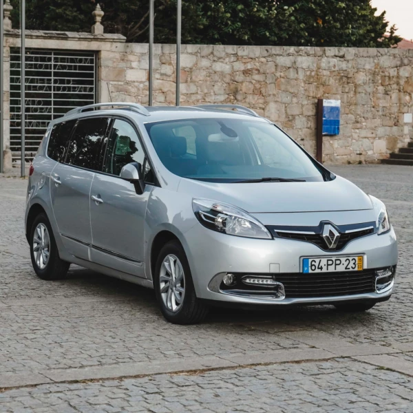Renault Grand Scénic 1.5 dCi 110 Bose 31