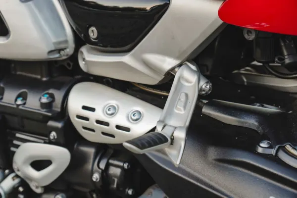 Triumph Rocket 3 R 44