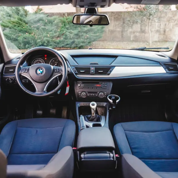 BMW X1 18 d sDrive 8