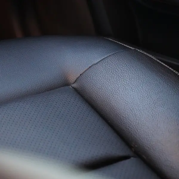 Mercedes-Benz E 300 Bluetec Hybrid Avantgarde 31