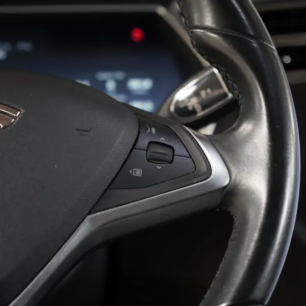 Tesla Model S 85 29