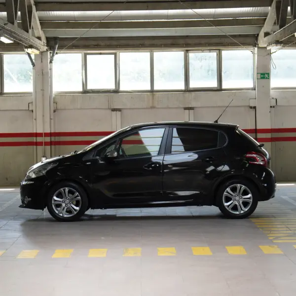 Peugeot 208 1.2 PureTech Style 4