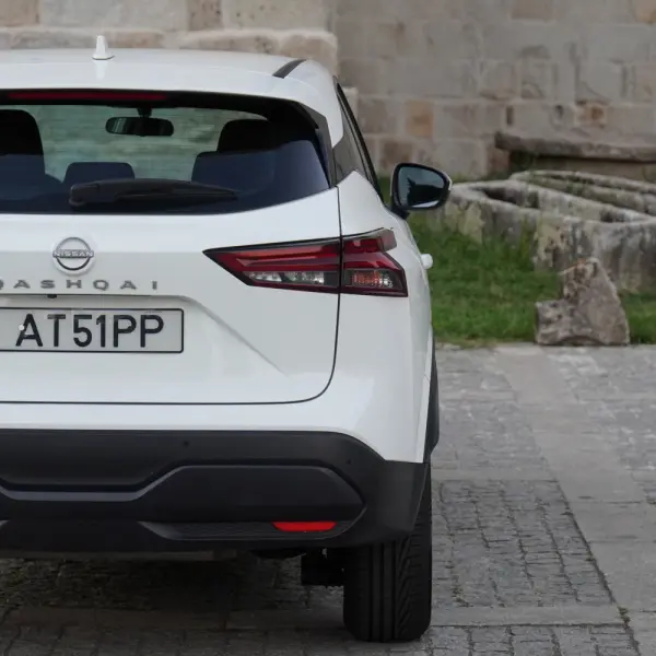 Nissan Qashqai 1.3 DIG-T MHEV 140 cv 38