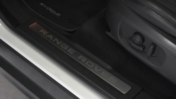 Land Rover Range Rover Evoque Outro 17
