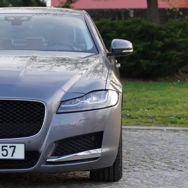 Jaguar XF 37