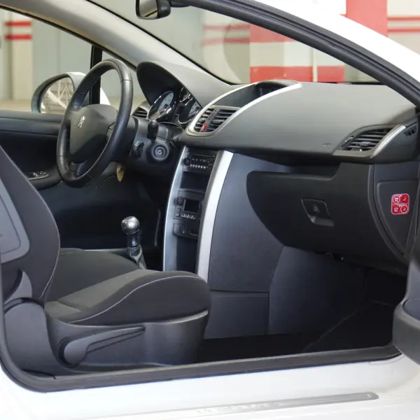 Peugeot 207 CC 1.6 SE 200 Anos 20
