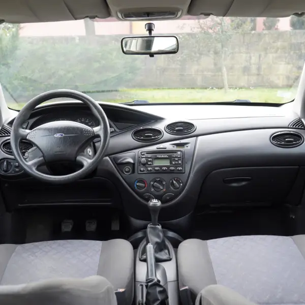 Ford Focus 1.4 Trend 6