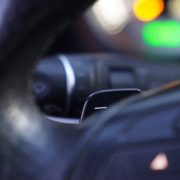 Mercedes-Benz E 300 Bluetec Hybrid Avantgarde 16