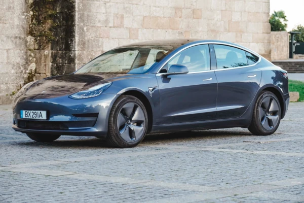 Tesla Model 3 Standard RWD Plus 30