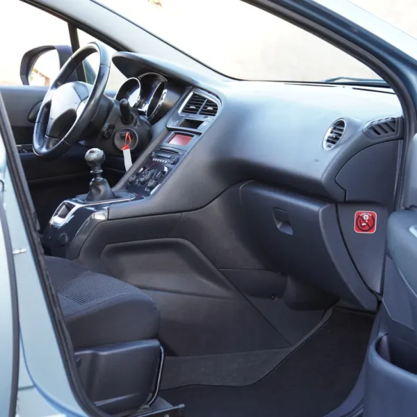 Peugeot 5008 1.6 HDi Premium 13