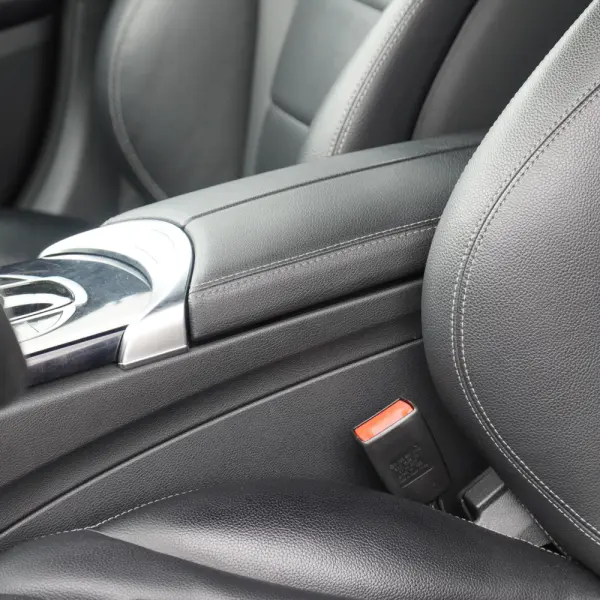 Mercedes-Benz C 220 AMG 9