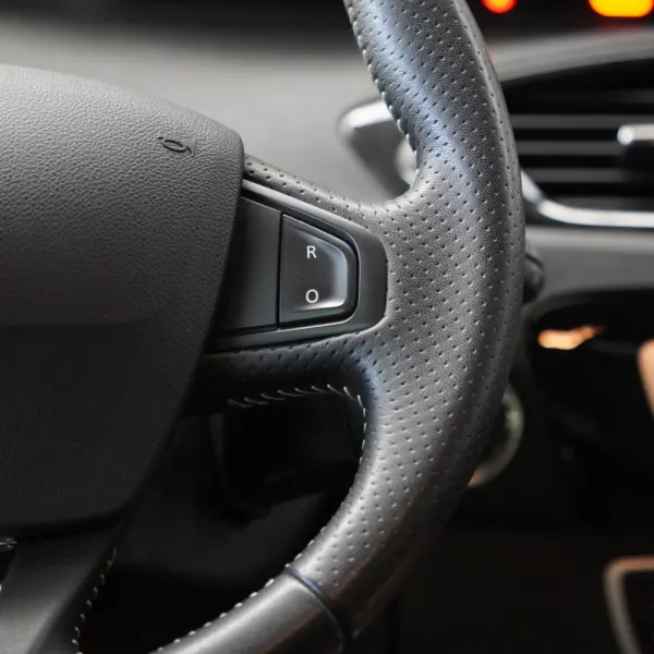 Renault Scénic 1.2 TCE Expression SS 28