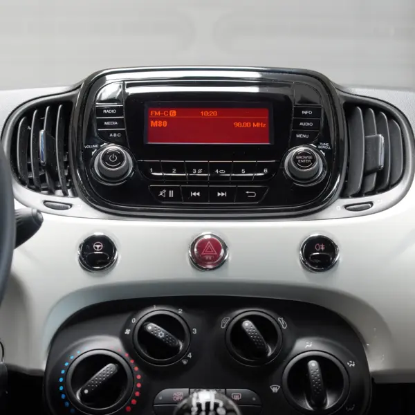 Fiat 500 1.0 Hybrid Cult 14