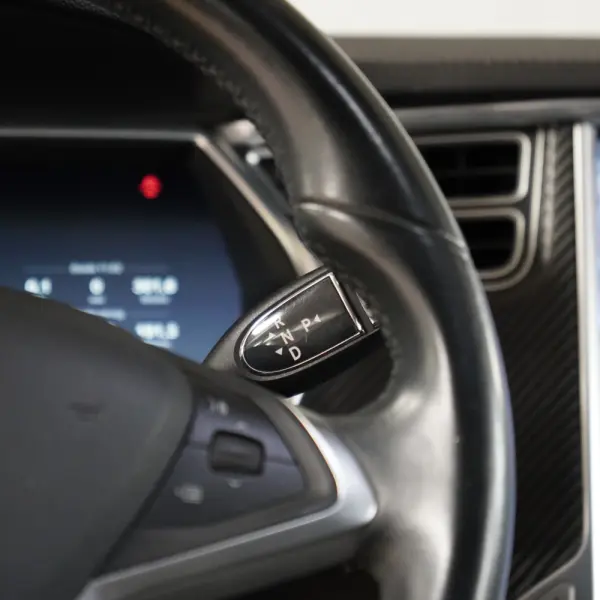 Tesla Model S 85 31