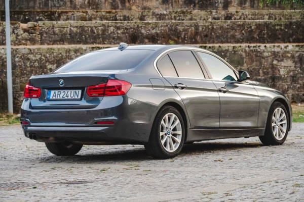 BMW 330 e Iperformance Luxury Line 38