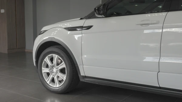 Land Rover Range Rover Evoque Outro 45