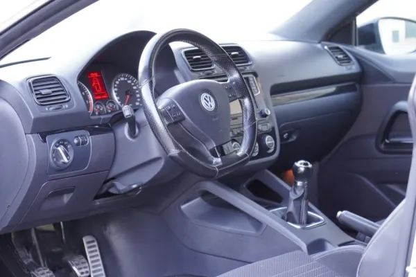 Volkswagen Scirocco 2.0 TSI Highline 13