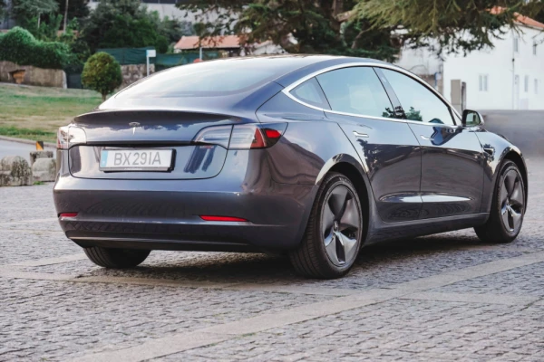 Tesla Model 3 Standard RWD Plus 31