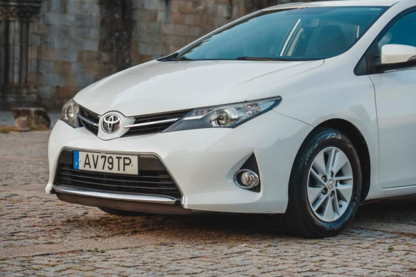 Toyota Auris 1.4 D-4D Comfort+J16+Navi 31