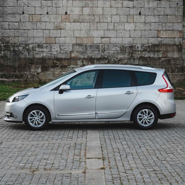 Renault Grand Scénic 1.5 dCi 110 Bose 4