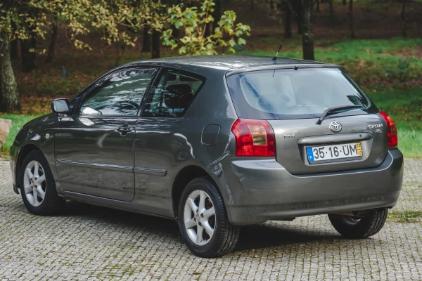 Toyota Corolla 2.0 D-4D Compact 11