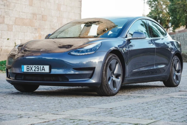 Tesla Model 3 Standard RWD Plus 3