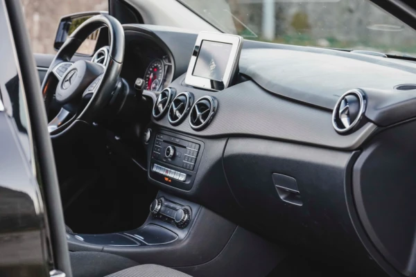 Mercedes-Benz Classe B 180D Ambition 11