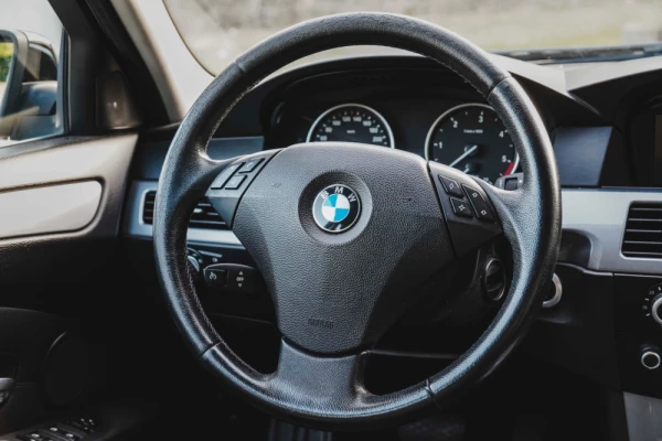 BMW 520 dA Touring Executive 8