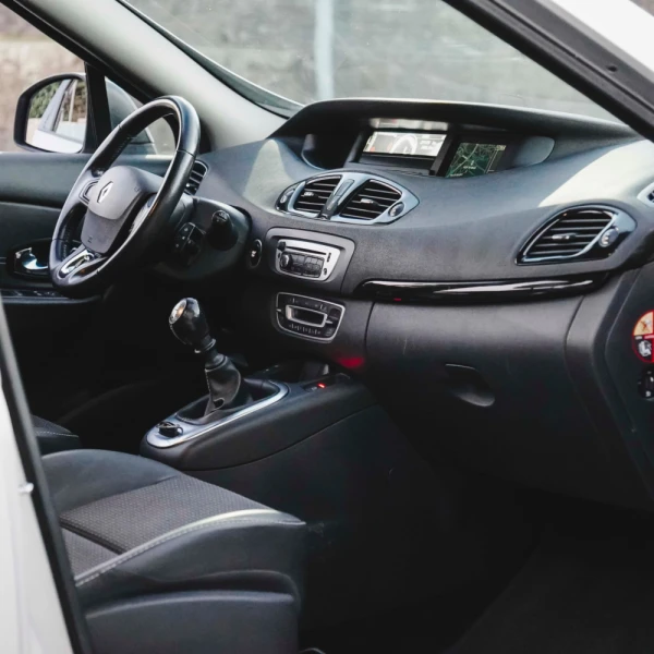 Renault Grand Scénic 1.5 dCi 110 Bose 12