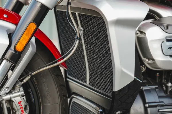 Triumph Rocket 3 R 32