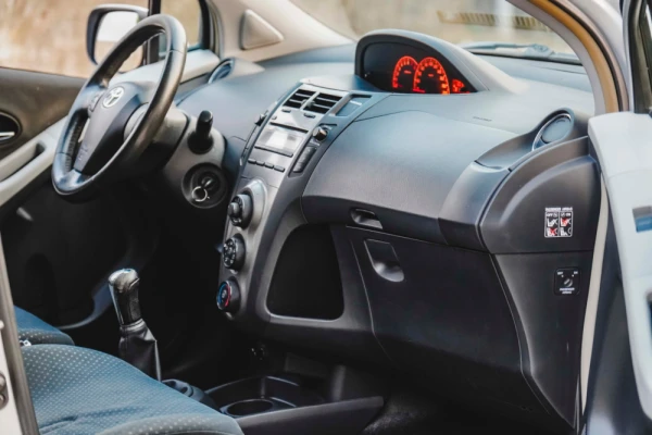 Toyota Yaris 1.0 VVT-i Rock in Rio 36