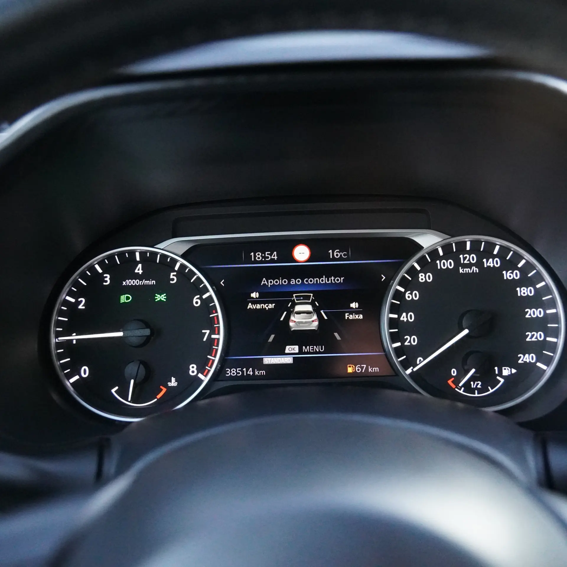 Nissan Juke 1.0 DIG-T Kiiro 16