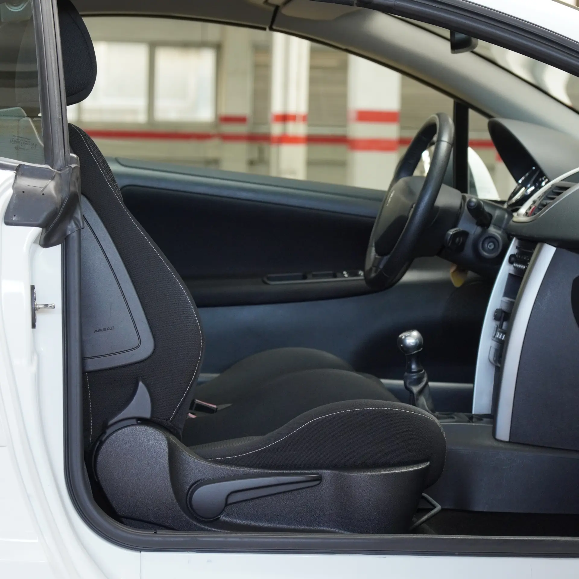 Peugeot 207 CC 1.6 SE 200 Anos 21