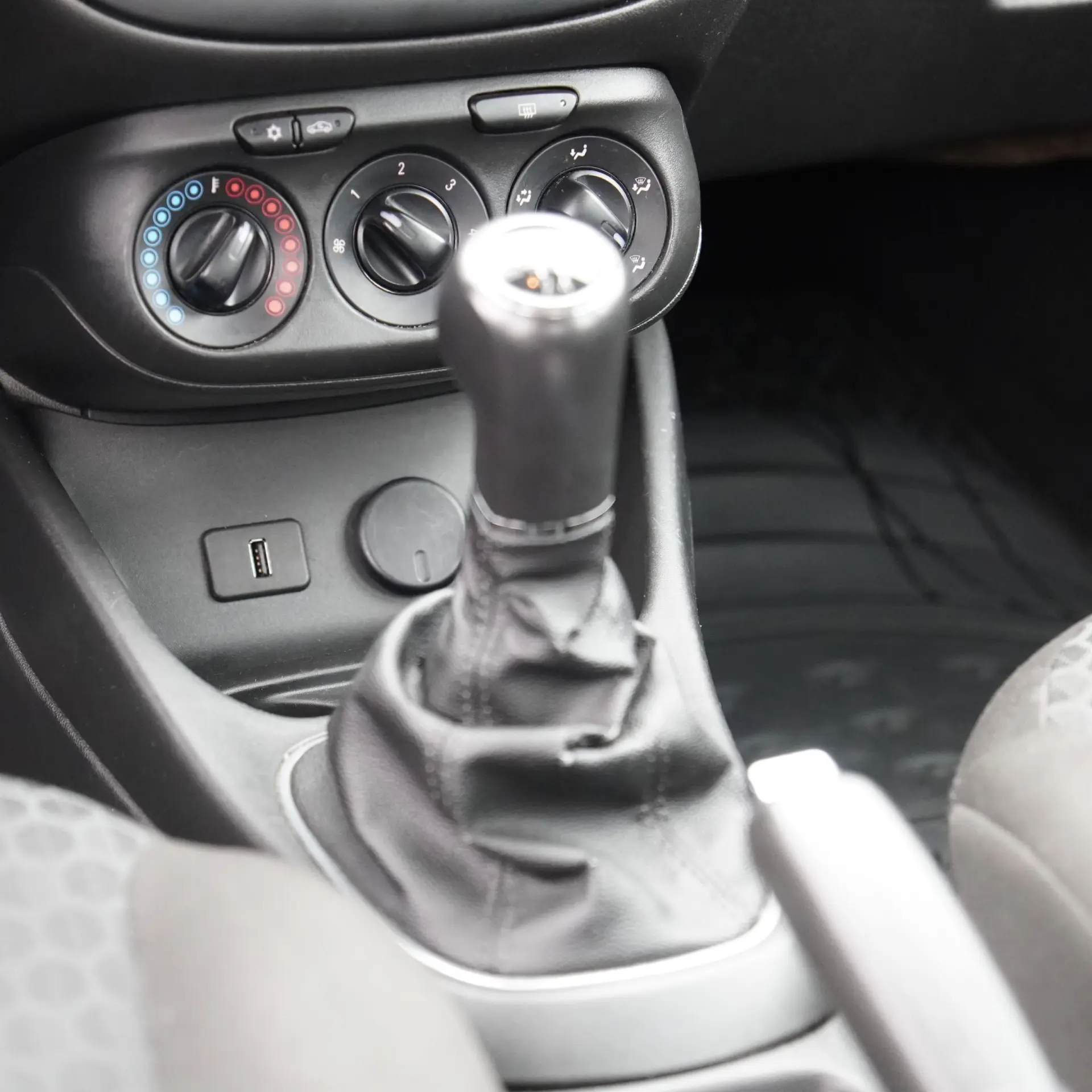 Opel Corsa 1.3 CDTi Business Edition 18