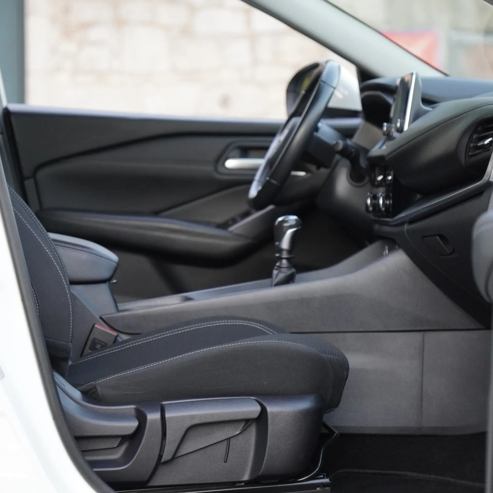 Nissan Qashqai 1.3 DIG-T MHEV 140 cv 17