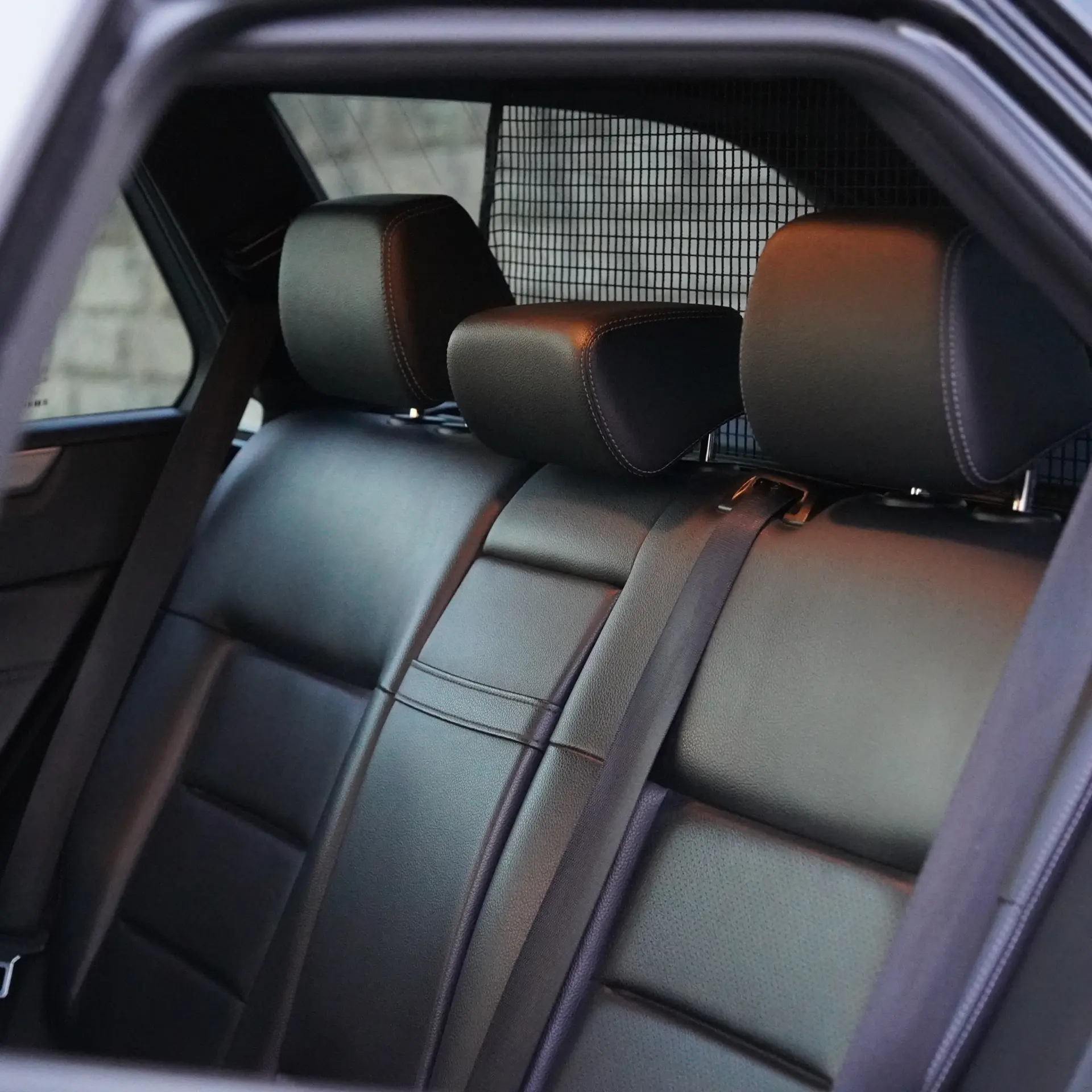 Mercedes-Benz E 300 Bluetec Hybrid Avantgarde 13