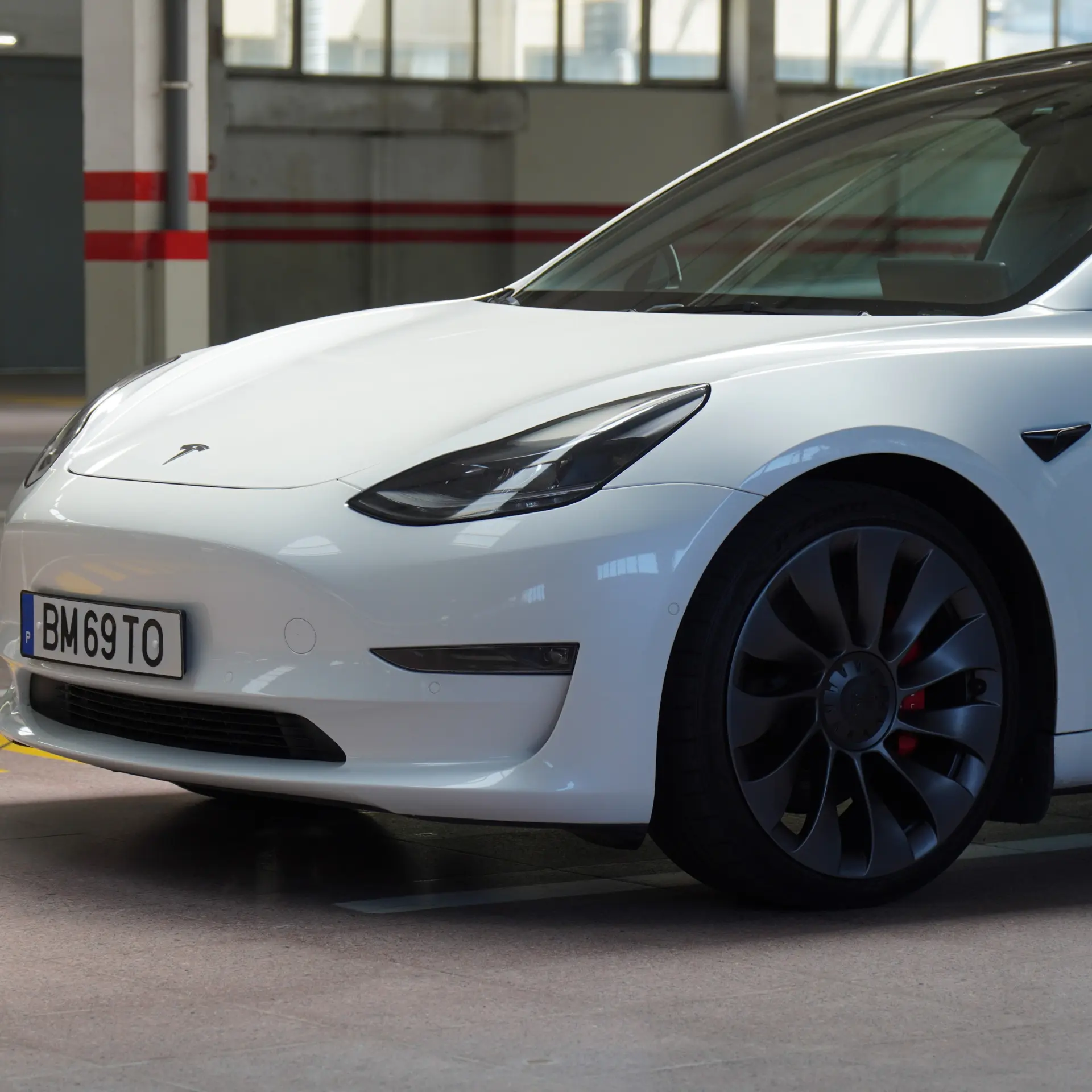Tesla Model 3 Long Range AWD Dual Motor Performance 33