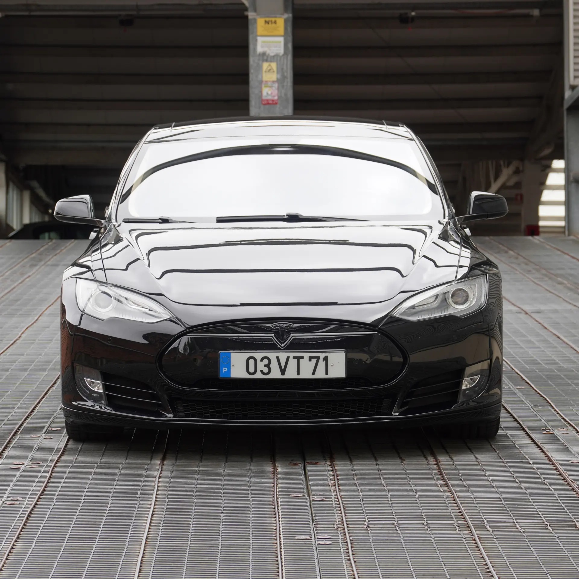 Tesla Model S 85 20