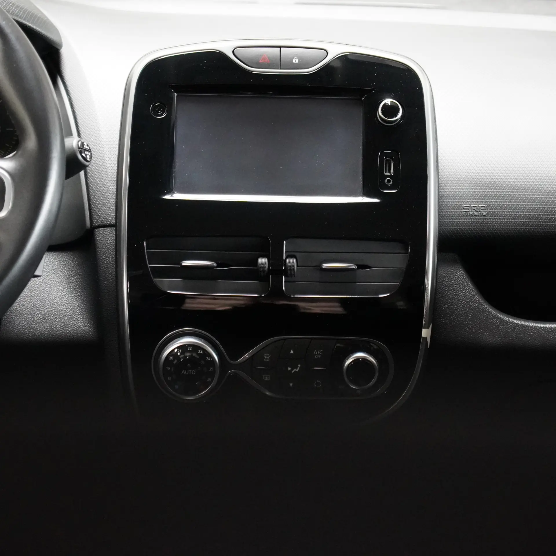 Renault Clio TCe 90 Dynamique 23