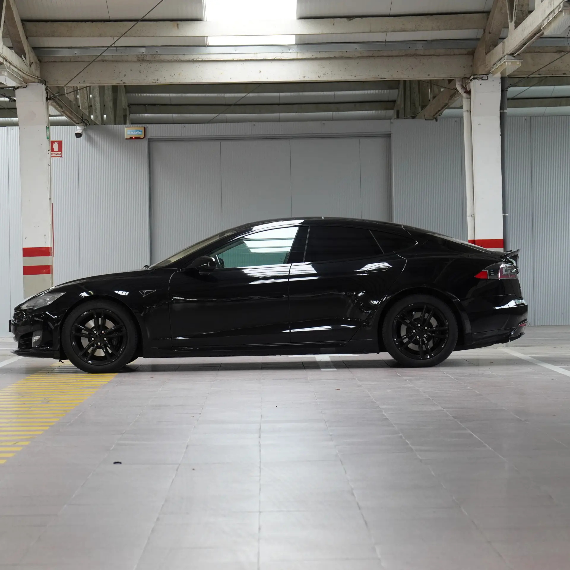 Tesla Model S 85 7
