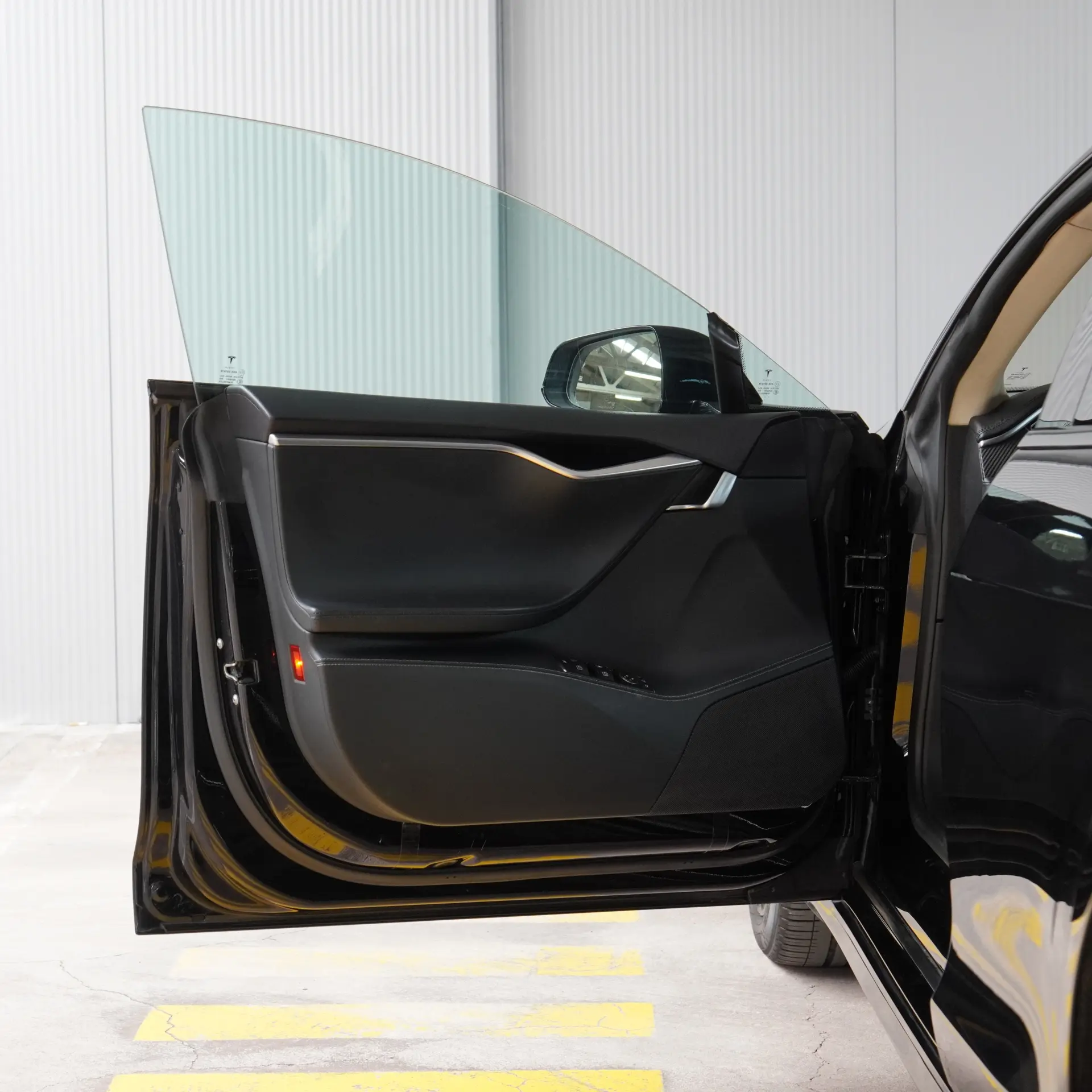 Tesla Model S 85 34