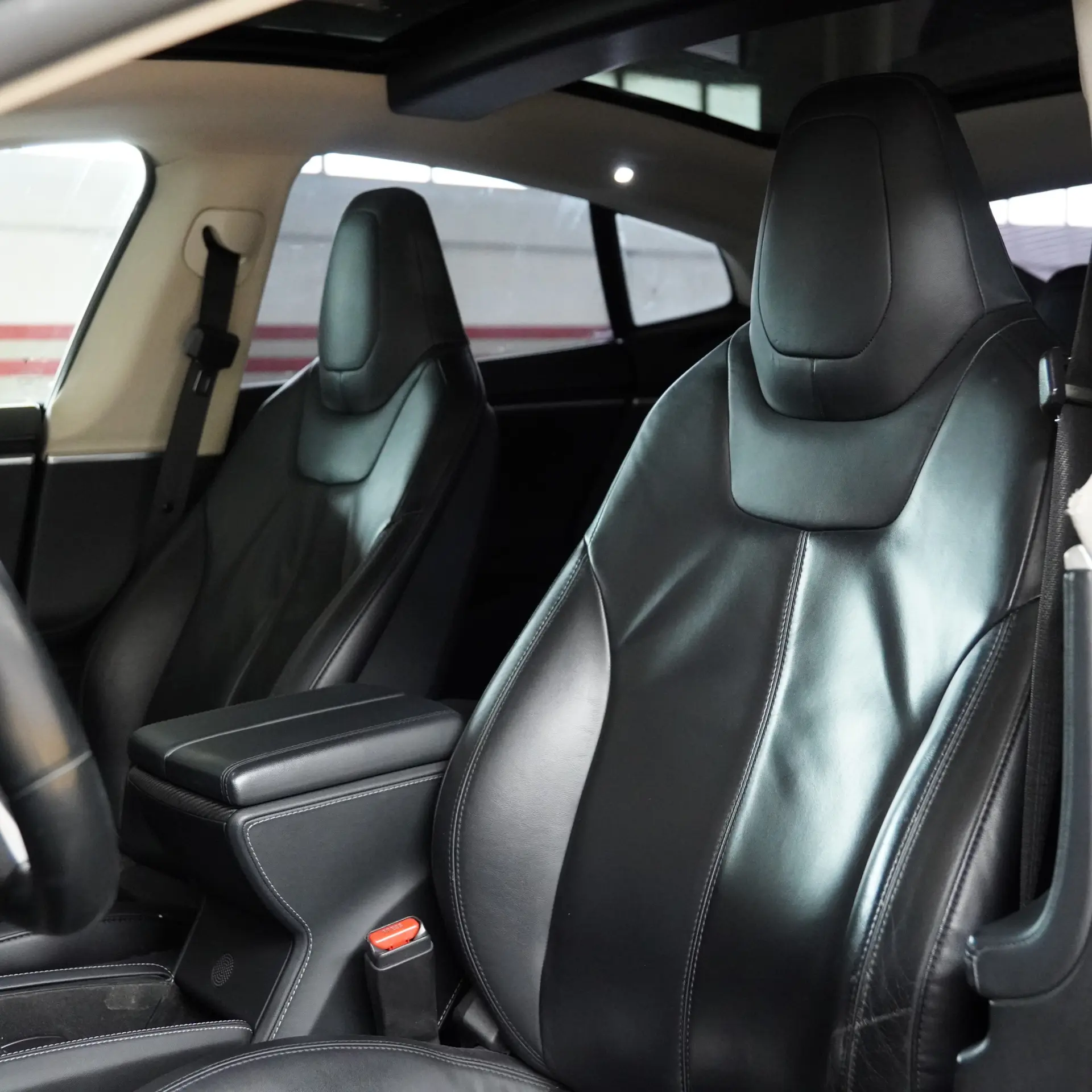 Tesla Model S 85 8