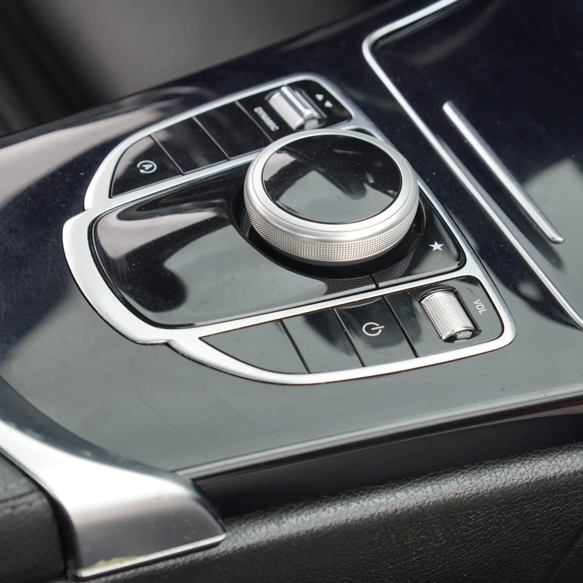 Mercedes-Benz C 220 AMG 13